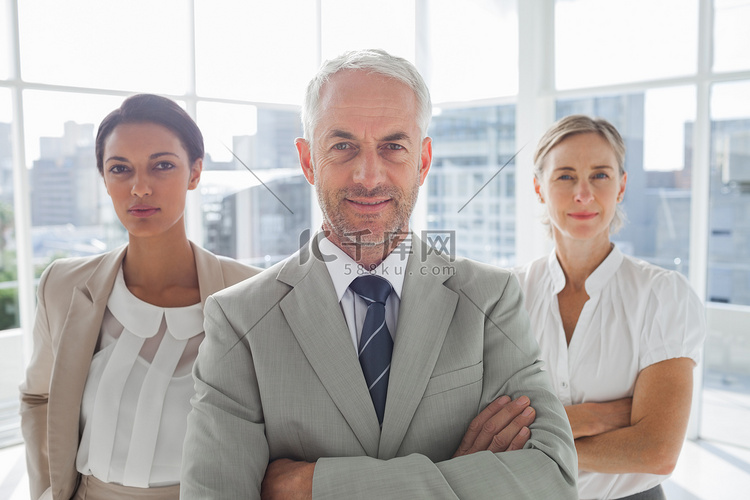 A股市场概况 | A股维持窄幅震荡 苹果概念股活跃 军工产业链调整