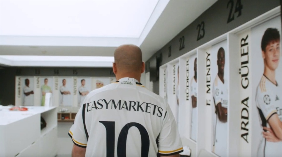 泰国最高法院判他信入狱重新服刑一年 他信表示接受