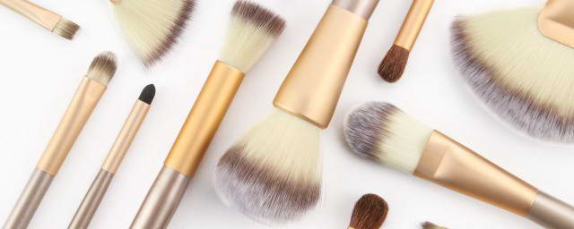 工行合肥黄山路支行关爱老人上门服务写好养老金融大文章